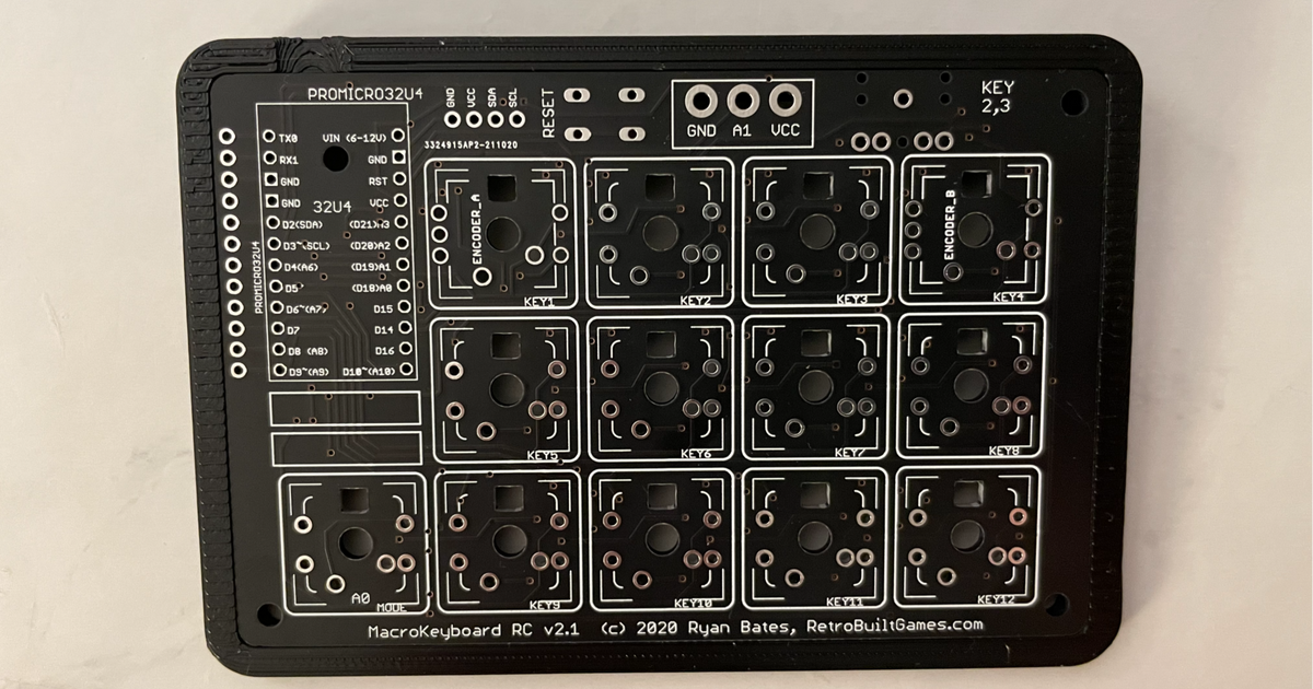 Astuccio guaina pcb programmabile macro tastiera + codificatori ryanbate Peter Scarica gratuito stl modello printablescom 3d Modelli gadget computer macrotastiera 3D print model - Mito3D