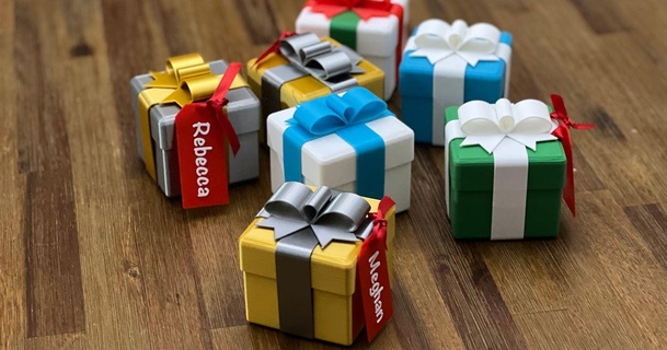 cute gift-card-sized gift box mkoistinen download free stl model printablescom 3d models household decor christmasdecoration christmasgiftbox christmasornaments giftbox giftcard 3d print model - Mito3D