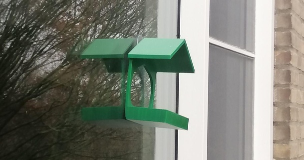 fenêtre oiseau mangeoire wobke11 Télécharger libre stl modèle imprimablescom 3d modèles Ménage décor appartement oiseaux plat 3d print model - Mito3D