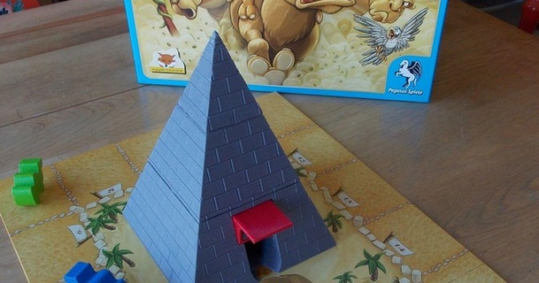 torre pirámide camel up tablero juego mobiobi descargar gratis stl modelo imprimiblescom 3d modelos juguetes juegos mesa dados 3d print model - Mito3D