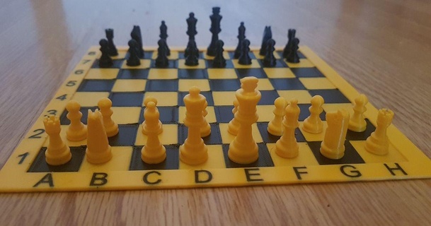 échecs planche pièces arnt olav Télécharger libre stl modèle imprimablescom 3d modèles jouets Jeux jeu plateau bicolore idex 3d print model - Mito3D