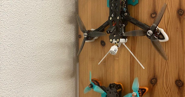 quadrocopter wall mount hanger domestichacks download free stl model printablescom 3d models hobby & makers rc robotics 3d print model - Mito3D