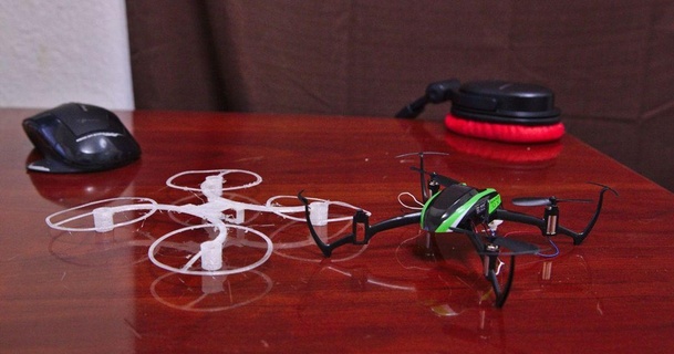 özelleştirilebilir mikro fırçalanmış Quadcopter serseri indir Bedava stl model printablescom 3d modeller hobi yapımcılar rc robotik Diydrone diydronlar Uçan göz dronlar droneframe 3d print model - Mito3D