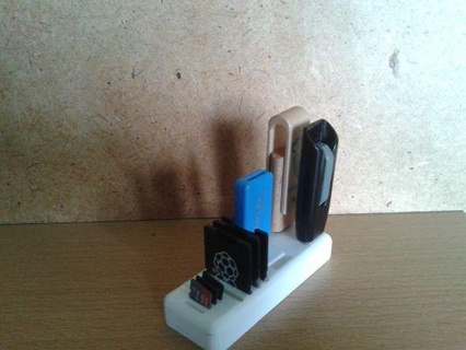 USB sd Veranstalter redpah 3d print model - Mito3D