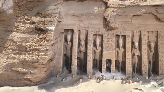 1 abu simbel Tempel Assuan Ägypten Kaufen Lizenzgebühren frei 3d Modell libanciel Welt Außen Wirklichkeit Wahrzeichen Erbe Pharao alt Monumente Nubian Ramses UNESCO nefertari Modellieren Photogrammetrie Innere 3d print model - Mito3D