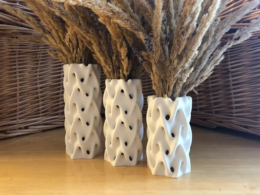 geflochten gras vase 3d by davemakesstuff on danke zuhause haus garten blume pflanze ntopologie dekor container weben weberei flechten textil 3d print model - Mito3D