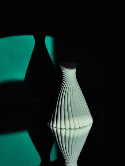 dama vase - 3d by creaserra on thangs 3d print model - Mito3D