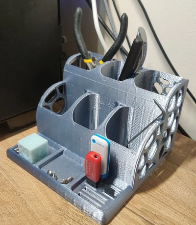 desk organiser usb & sd card holder in voronoi style - 3d by oddity on thangs 3d print model - Mito3D