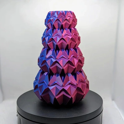 sfaccettato vaso 3d by sega stampe on grazie 3d print model - Mito3D