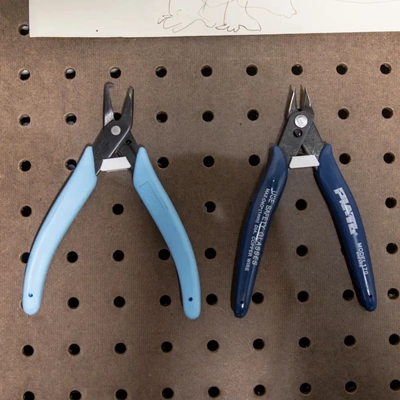 flush cutter pliers clippers holder peg - 3d by on thangs pegboard cutters plier mount wall organization organizer board 3d print model - Mito3D