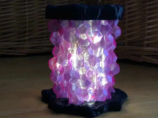 géode lampes grand diamètre 3d by davefaitdestrucs accueil maison jardin ameublement éclairage cristal cristaux weaire phelan vase mode spiralé lampe led 3d print model - Mito3D