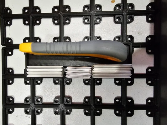 gridfinity maquinilla afeitar espada raspador 3d by ihateu1979 on gracias 3d print model - Mito3D