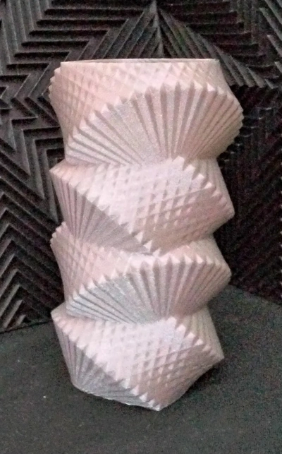 sensationnel vase 3d by papawazzy créateur 3d print model - Mito3D