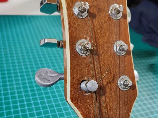 gitar akort cihazları iş 3d by noamtsvi teşekkürler 3d print model - Mito3D