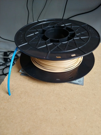 horizontal spool holder on smooth bearings - 3d by zwaky thangs 3d print model - Mito3D