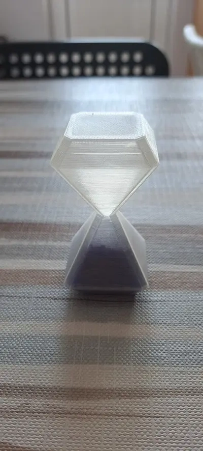 kum saati kıpır oyuncak 3d by ferah teşekkürler 3d print model - Mito3D