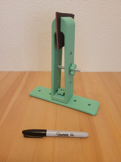 leather stitching pony sewing vice - 3d by gaaunapoi on thangs 3d print model - Mito3D