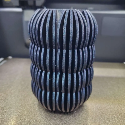 musgo vaso 3d by mels3d on cabelo automotivo pneu boné 3d print model - Mito3D