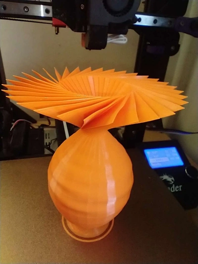 taç yaprağı vazo meydan okuma 3d by mels3d teşekkürler 3d print model - Mito3D
