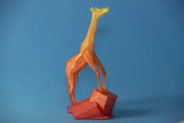 poly giraffe vr bildhauerei 3d by on danke tier lowpoly facettiert facette facetten zahl skulptur kunst klettern 3d print model - Mito3D