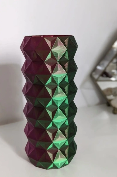 poly vase 3d by nalrod 3d print model - Mito3D