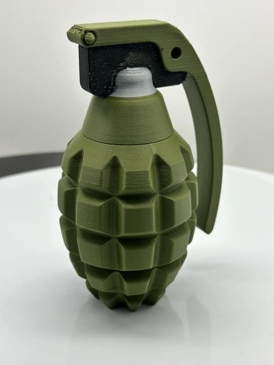 realista mano granada reserva envase 3d by laslucespd on gracias 3d print model - Mito3D