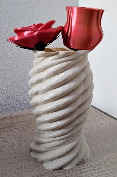 corde torsion vase 3d by papawazzy créateur 3d print model - Mito3D