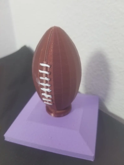 vis publier casquette football 3d by papawazzy créateur 3d print model - Mito3D