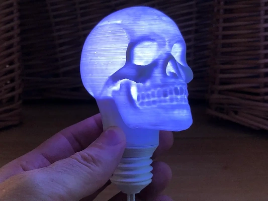 crânio lâmpada sólido 3d by coisas davemakes on casa jardim mobiliário lâmpadas iluminação esqueleto osso ossos bruxas suporte decoração luz conduziu 3d print model - Mito3D