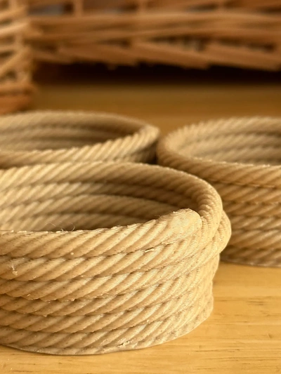 sloppy coiled rope bowls - 3d by davemakesstuff on thangs bowl vase kitchen kitcheware snack ropes knot knots texture coile helix home decor sea nautical cowboy western ranch ship 3d print model - Mito3D