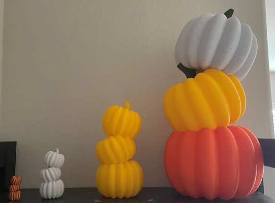 staggered pumpkin stack - fall halloween decoration 3d by brennamakes on thangs 3d print model - Mito3D