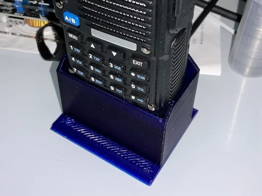 stand baofeng bf-f8hp uv-5r radio bl-5 battery eliminator - 3d by andrewdefilippis on thangs 3d print model - Mito3D