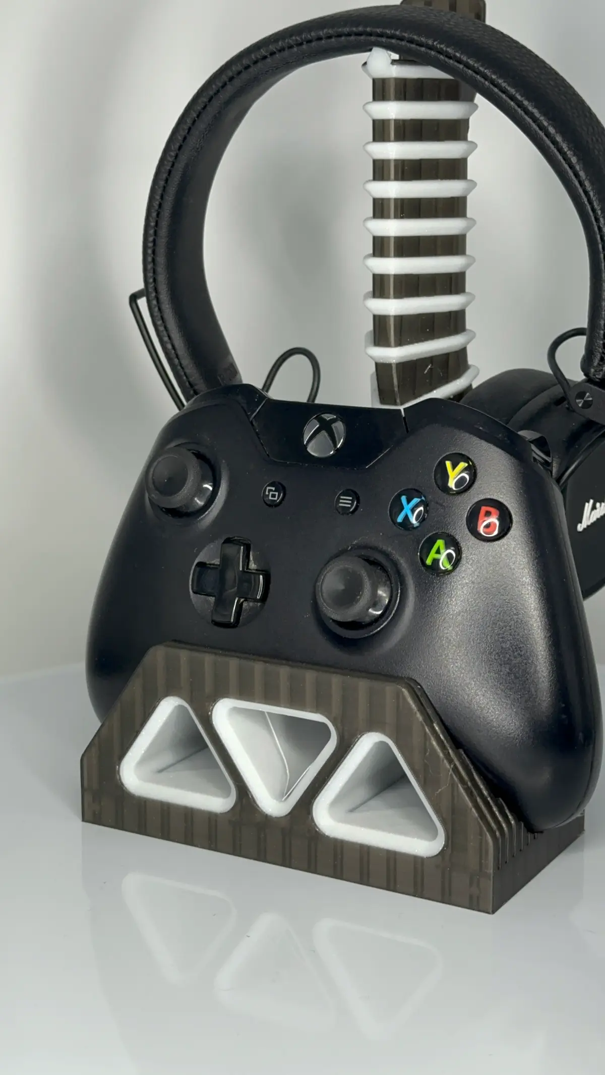 vertebrae xbox controller headphone stand - 3d by thelightspd on thangs 3D print model - Mito3D