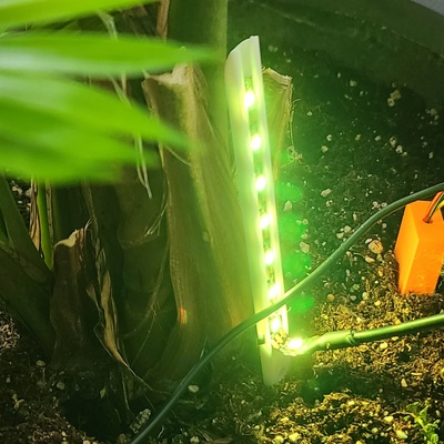 wled planta maceta iluminar fondo interior aire libre encendiendo plantas 3d by hacedores triturar on gracias jardín ruta ligero luces led 3d print model - Mito3D