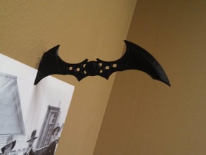 batarang pousser la goupille accessoires de jeu batman décor décoration accrocher le joker film l'organisation s'organiser réplique tack du vidéo mur 3d print model - Mito3D
