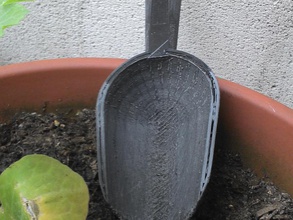 small garden shovel spade hand tools sandbox weapon 3d print model - Mito3D