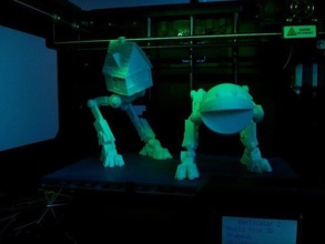 felice eggbot andor baba yaga bot modello i robot bipede pollo walker casa monouso posizionabili sorriso sfera 3d print model - Mito3D