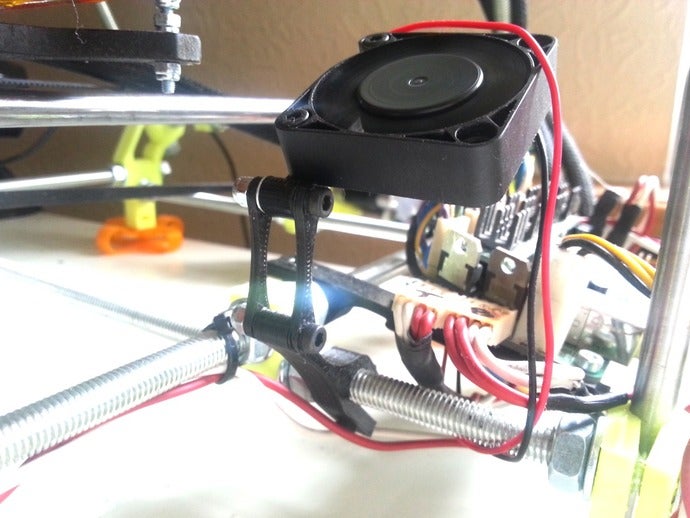 sanguinololu ajustable de 40 mm montaje del ventilador prusa 3d la impresora accesorios 3D print model - Mito3D