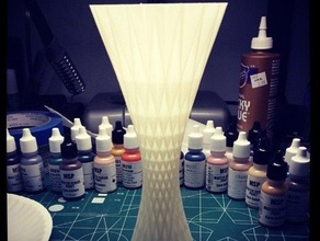 çift bükümlü vazo dekor elmas dişli desen 3d print model - Mito3D