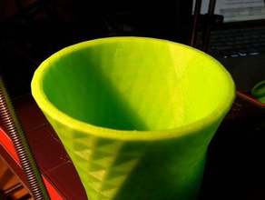 yalpc ancora un altro low poly cup famiglia tri-cup triangolo tricup torsione utile vaso 3d print model - Mito3D