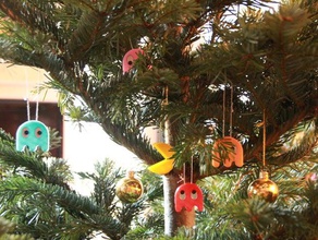 epic pacman xmas tree decorations christmas hanger 3d print model - Mito3D