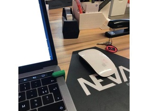 el macbook pro de apoyo equipo aire apple dock la ergonomía ergonómico macbookair mba mbp 3d print model - Mito3D