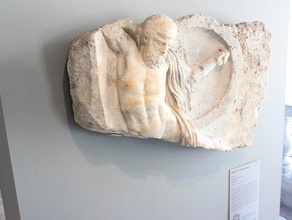 relief gefallenen Krieger Skulpturen 3d print model - Mito3D