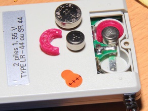 düğme pil adaptörü küçük, bir büyük kullanın elektronik a13 customizer ev lr44 openscad parametrik yedek sr44 3d print model - Mito3D