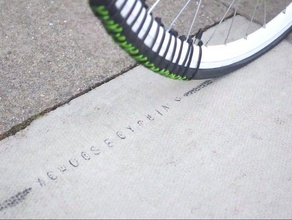 la revolución diy el activismo bicicleta personalizado fixie graffiti mensaje protesta sello de rodillo streetart 3d print model - Mito3D