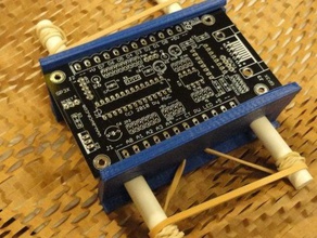 simple banda de goma pcb en el tornillo banco la electrónica circuito placa titular impreso 3d print model - Mito3D