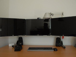 triple monitor stand office l'alluminio titolare famiglia il monte t-slot utile 3d print model - Mito3D