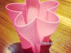 fleur de torsion vase extérieur et jardin tordu vases 3d print model - Mito3D