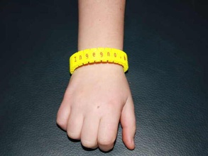 customizable dual flexible name bracelet bracelets customizer challenge dualstrusion openscad wearable 3d print model - Mito3D