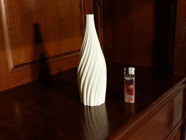 bottle1 recipientes garrafa o vaso de flor espiral vasos 3D print model - Mito3D
